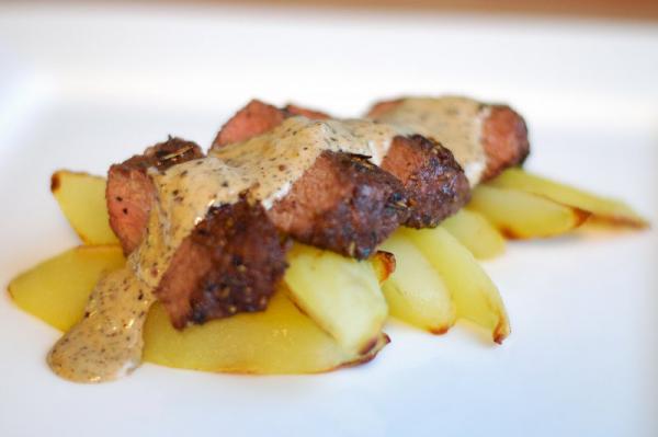 Klokaní steak s omáčkou z korenia Klokaní steak s omáčkou z korenia